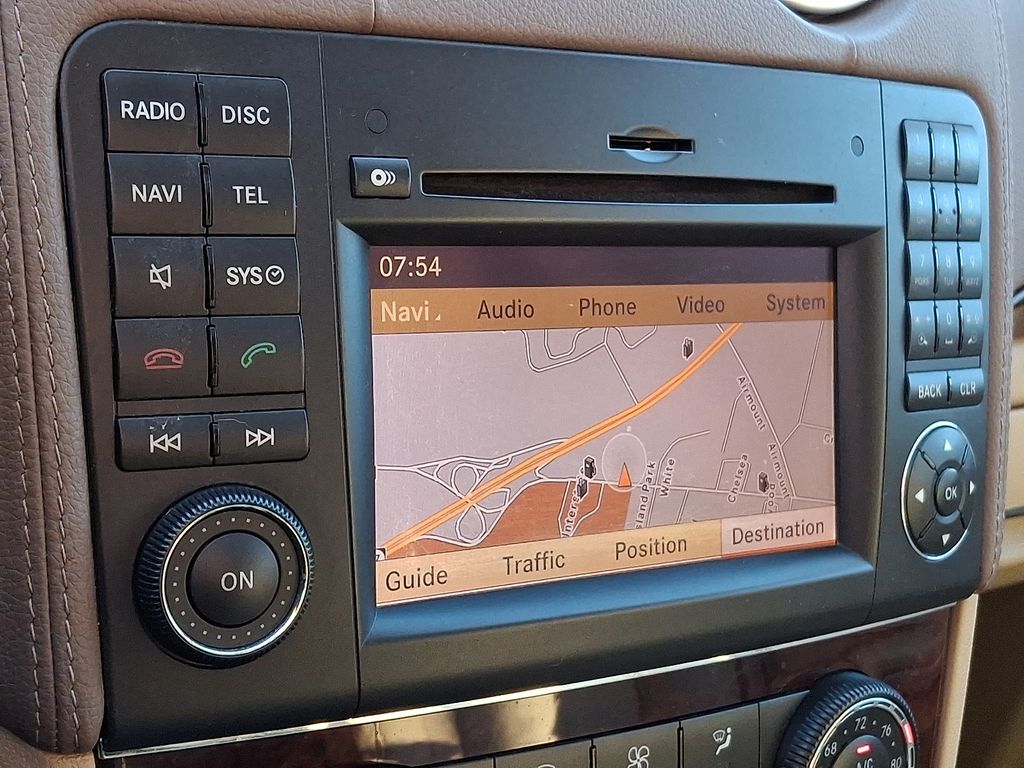 Thumbnail: 2011 Mercedes-Benz GL-Class - 16