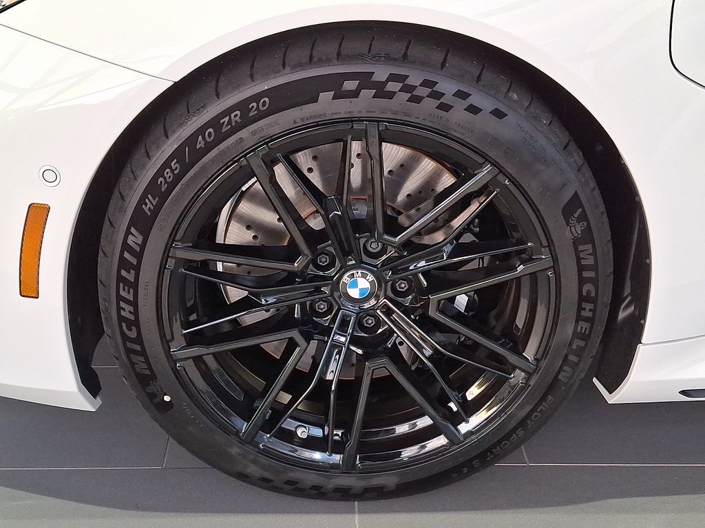 Thumbnail: 2026 BMW M5 - 4