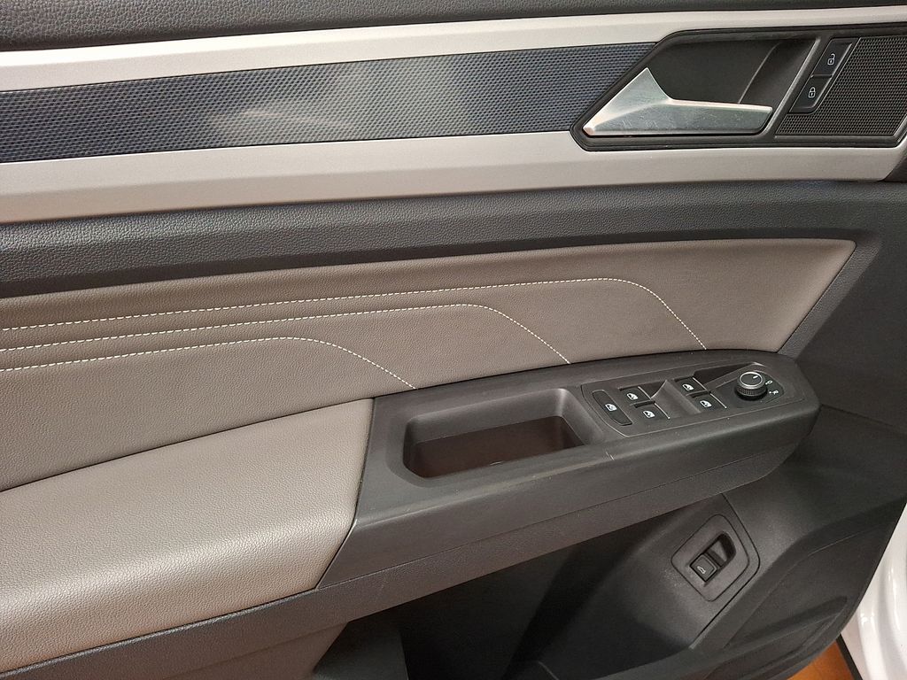 Thumbnail: 2022 Volkswagen Atlas - 8