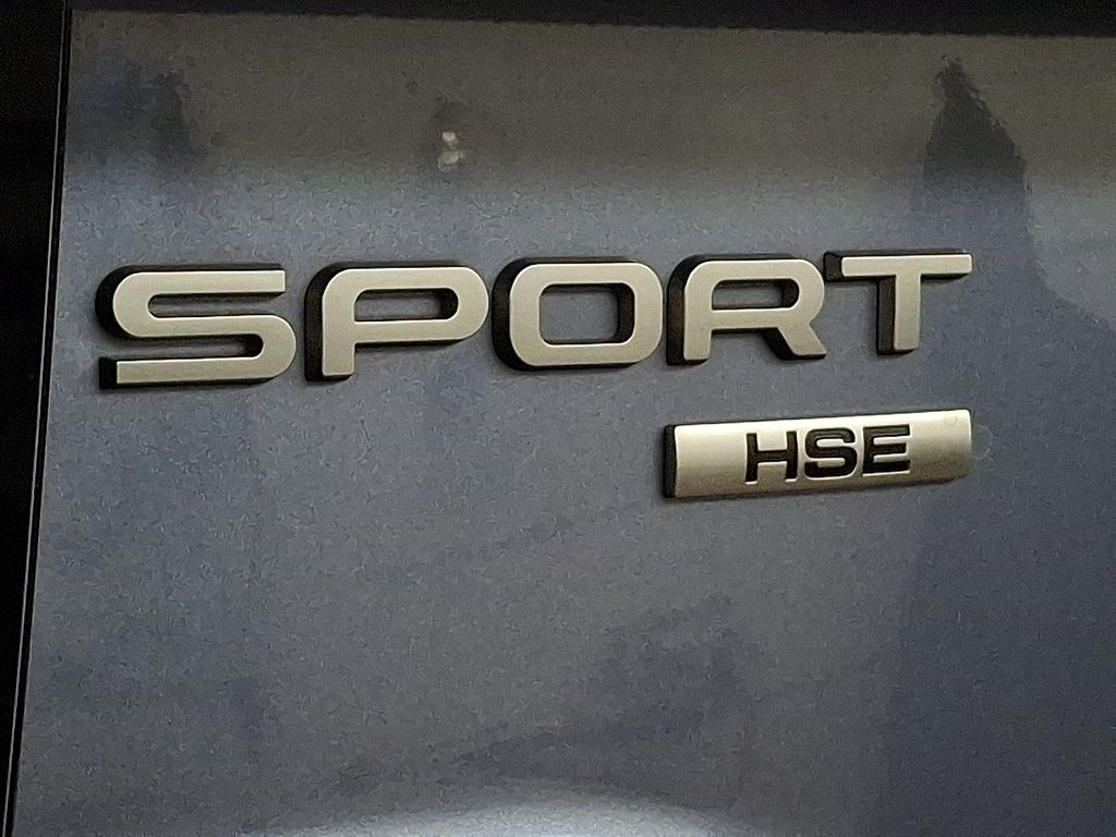Thumbnail: 2018 Land Rover Discovery Sport - 30