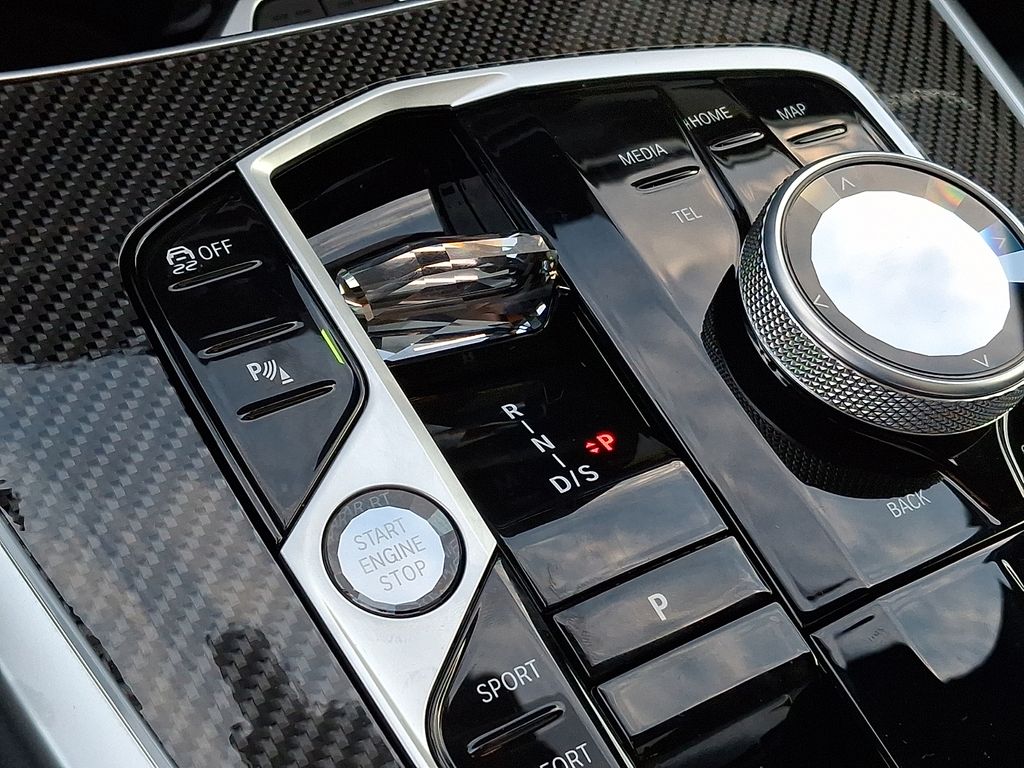 Thumbnail: 2027 BMW X7 - 6