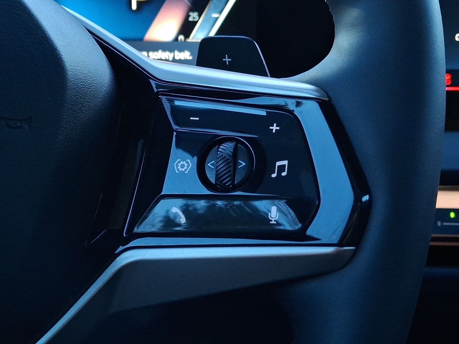 Thumbnail: 2025 BMW X3 - 17