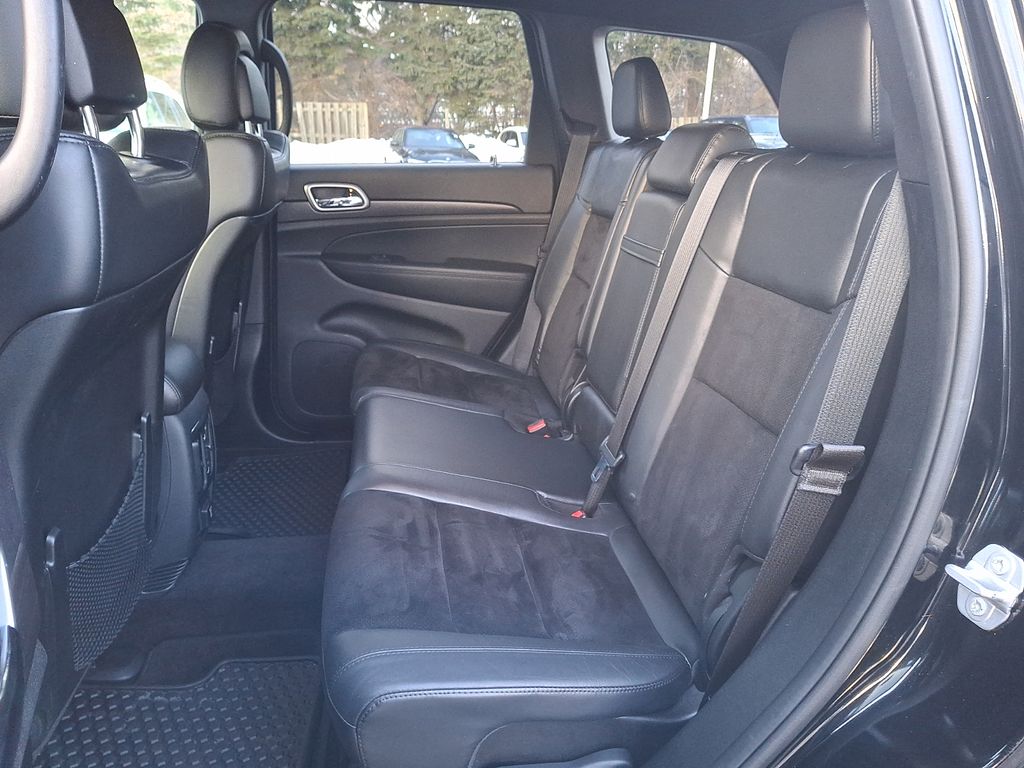 Thumbnail: 2018 Jeep Grand Cherokee - 8