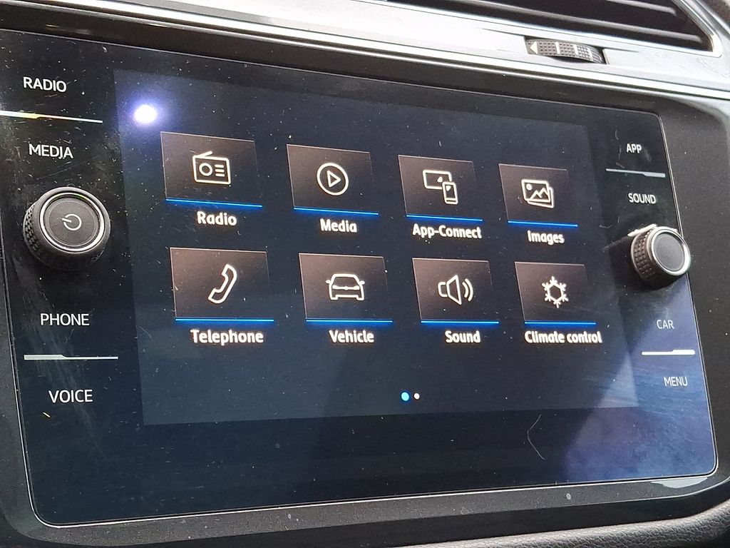 Thumbnail: 2019 Volkswagen Tiguan - 16