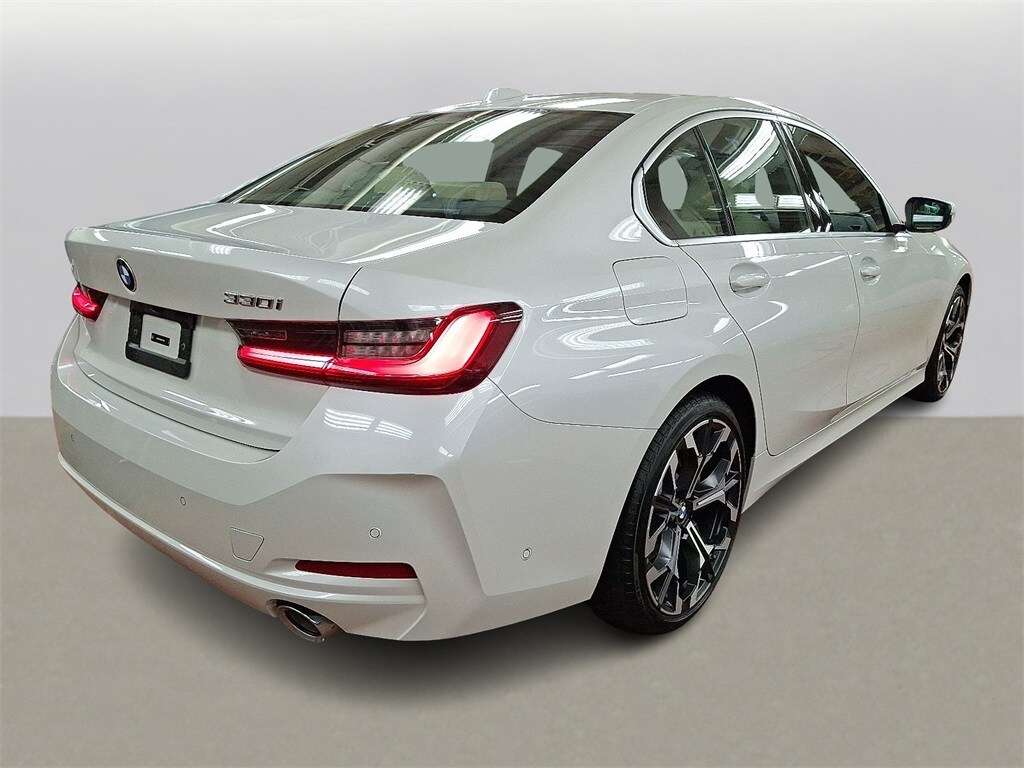 Thumbnail: 2025 BMW 3 Series - 4