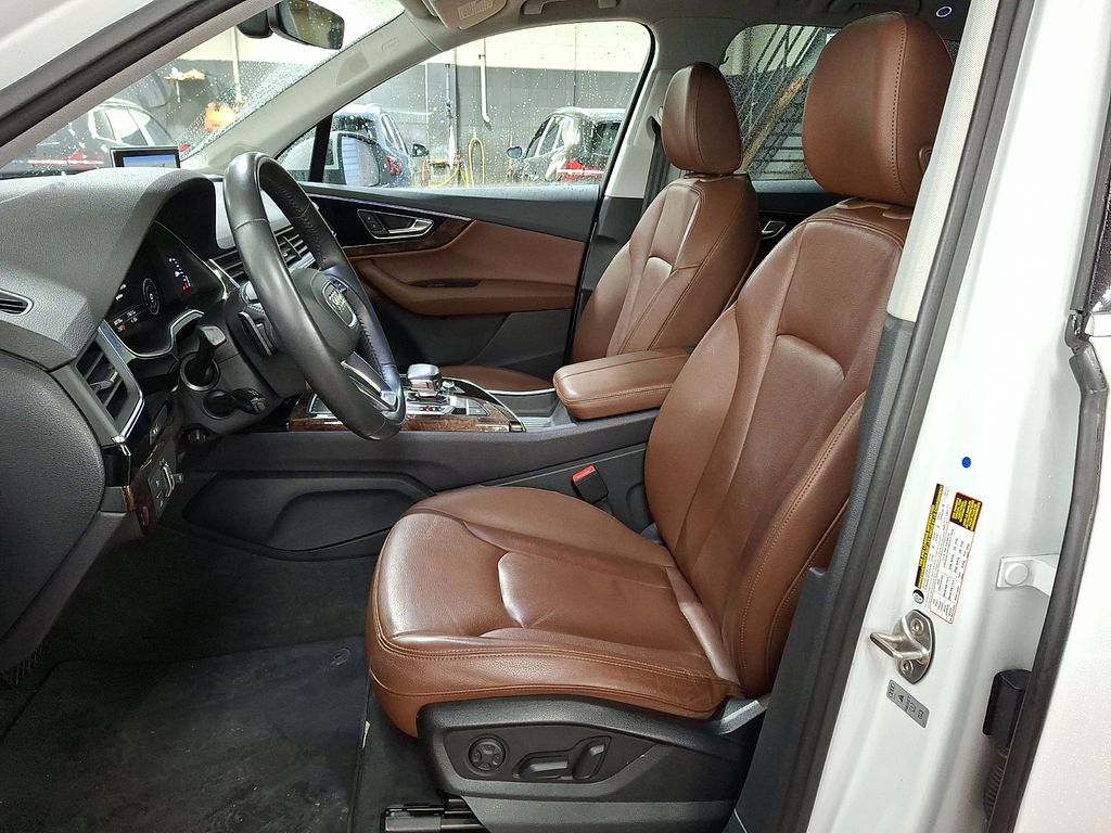 Thumbnail: 2019 Audi Q7 - 10