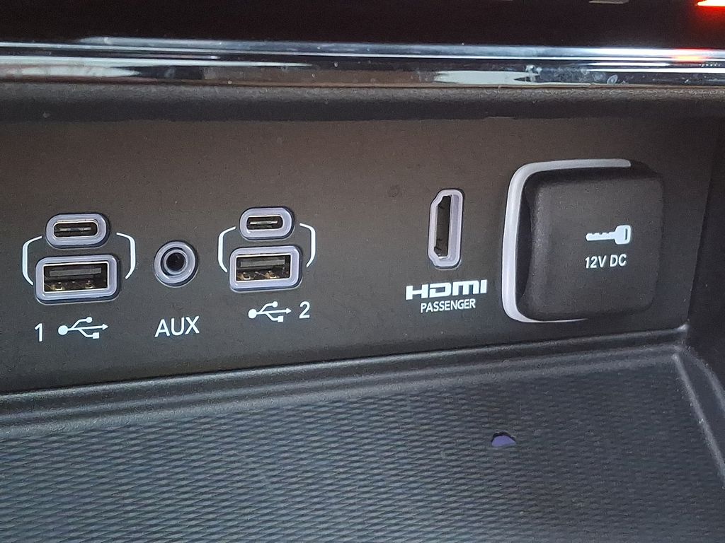 Thumbnail: 2023 Jeep Grand Cherokee - 20