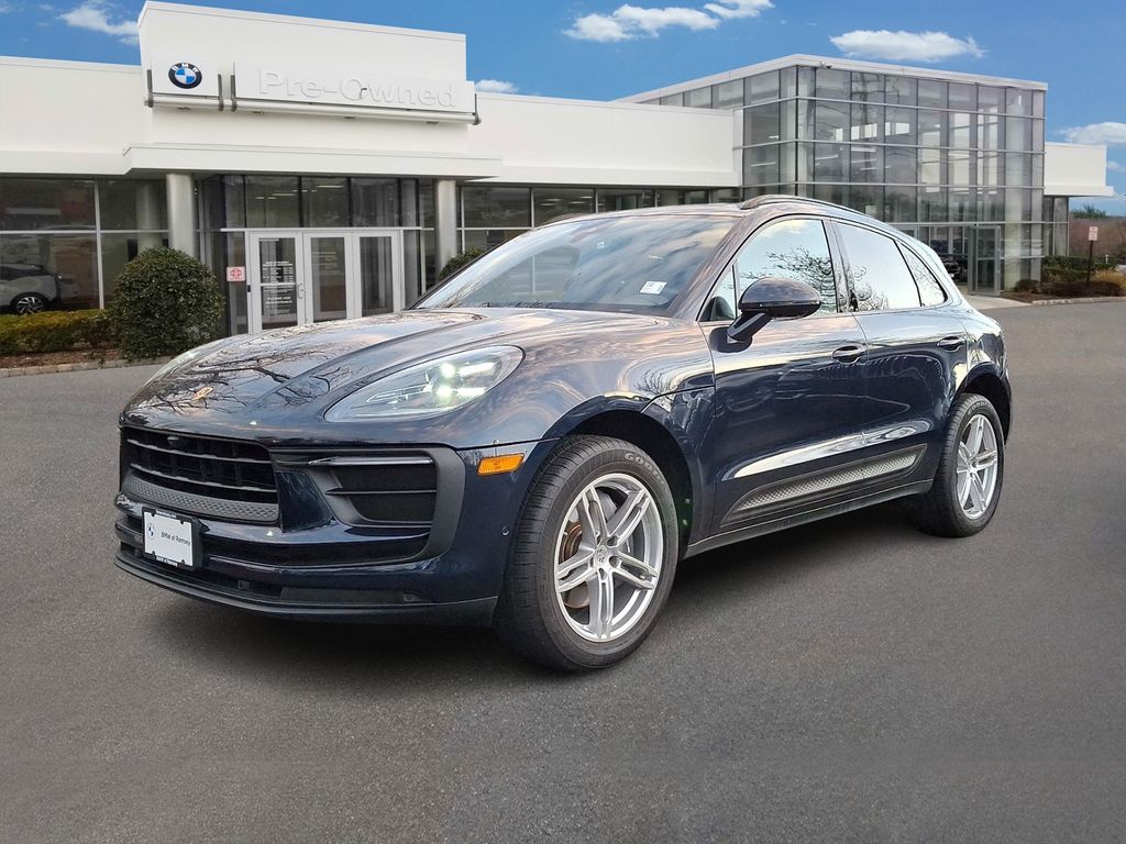 Thumbnail: 2022 Porsche Macan - 1