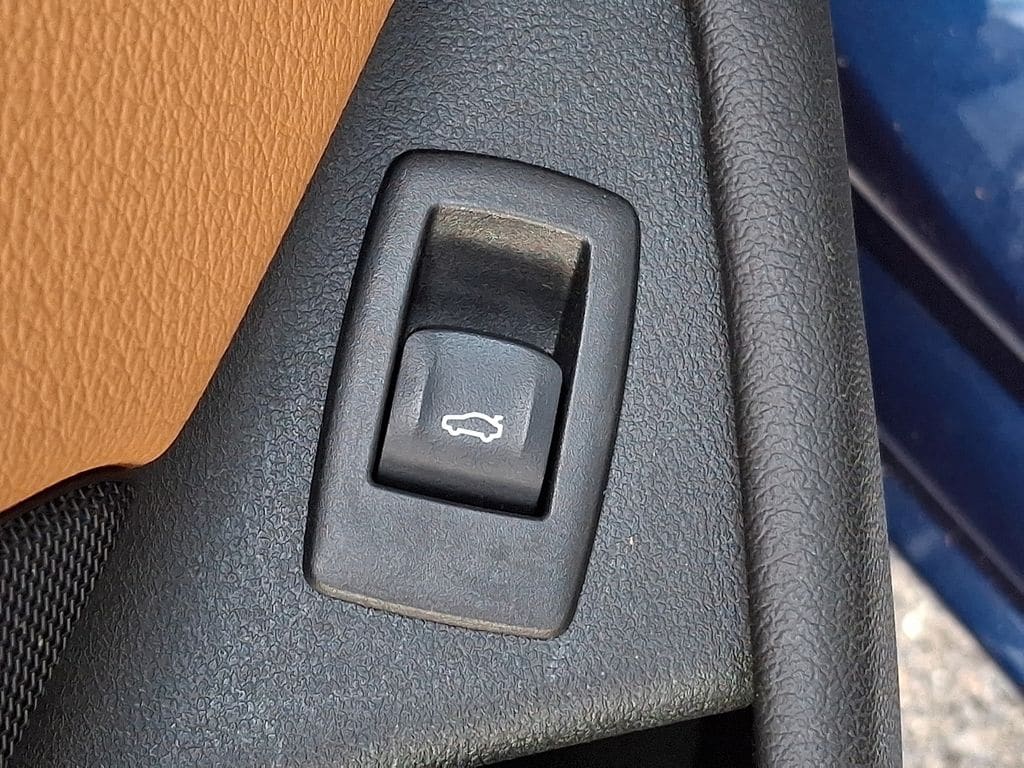 Thumbnail: 2019 BMW 5 Series - 25