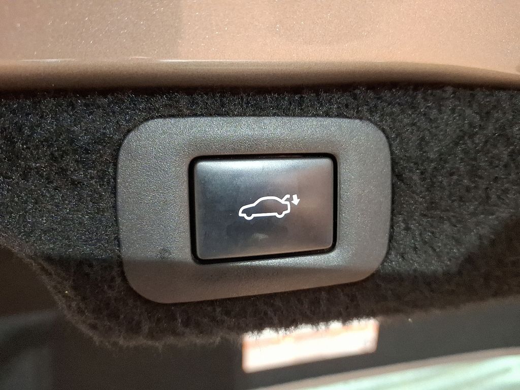 Thumbnail: 2018 Lexus LS - 24