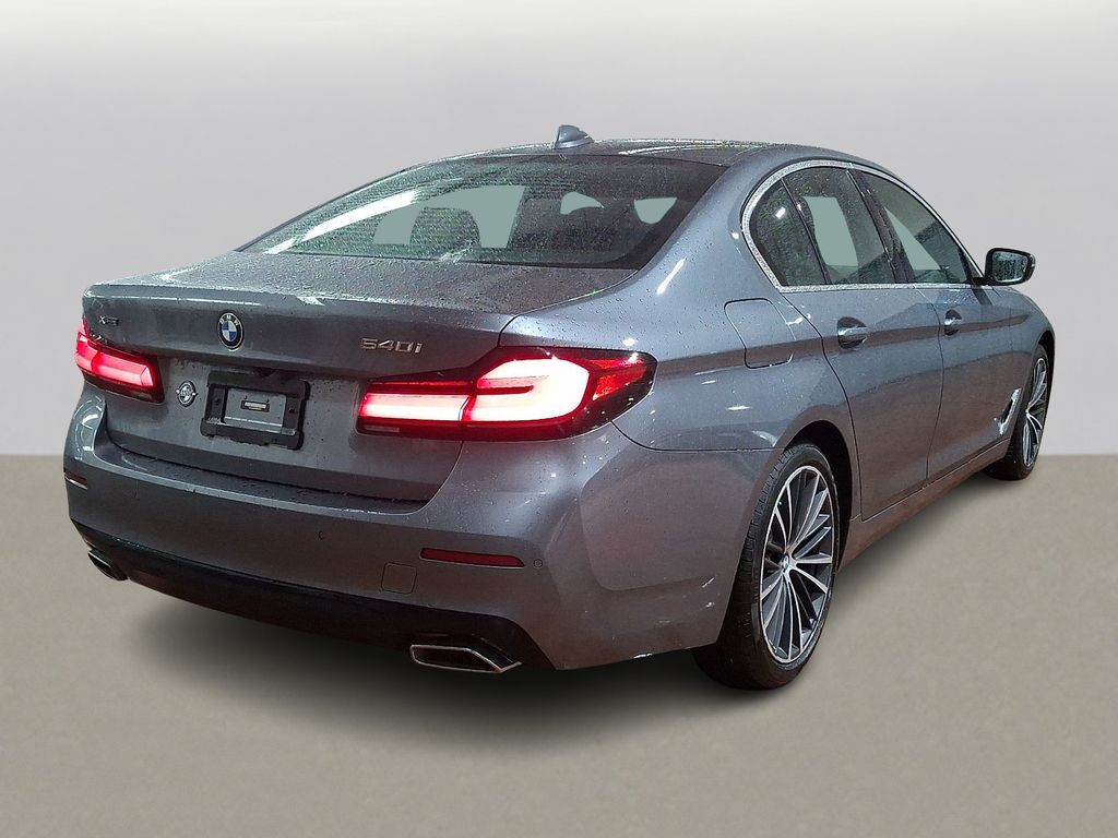 Thumbnail: 2022 BMW 5 Series - 3