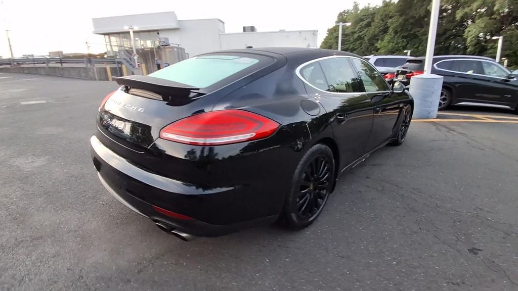 Thumbnail: 2015 Porsche Panamera - 8