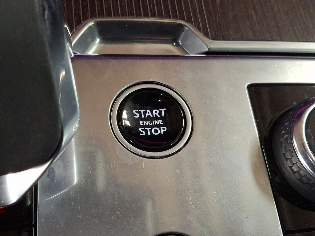 Thumbnail: 2023 Land Rover Range Rover - 17