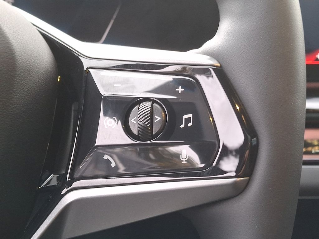 Thumbnail: 2025 BMW i5 - 18