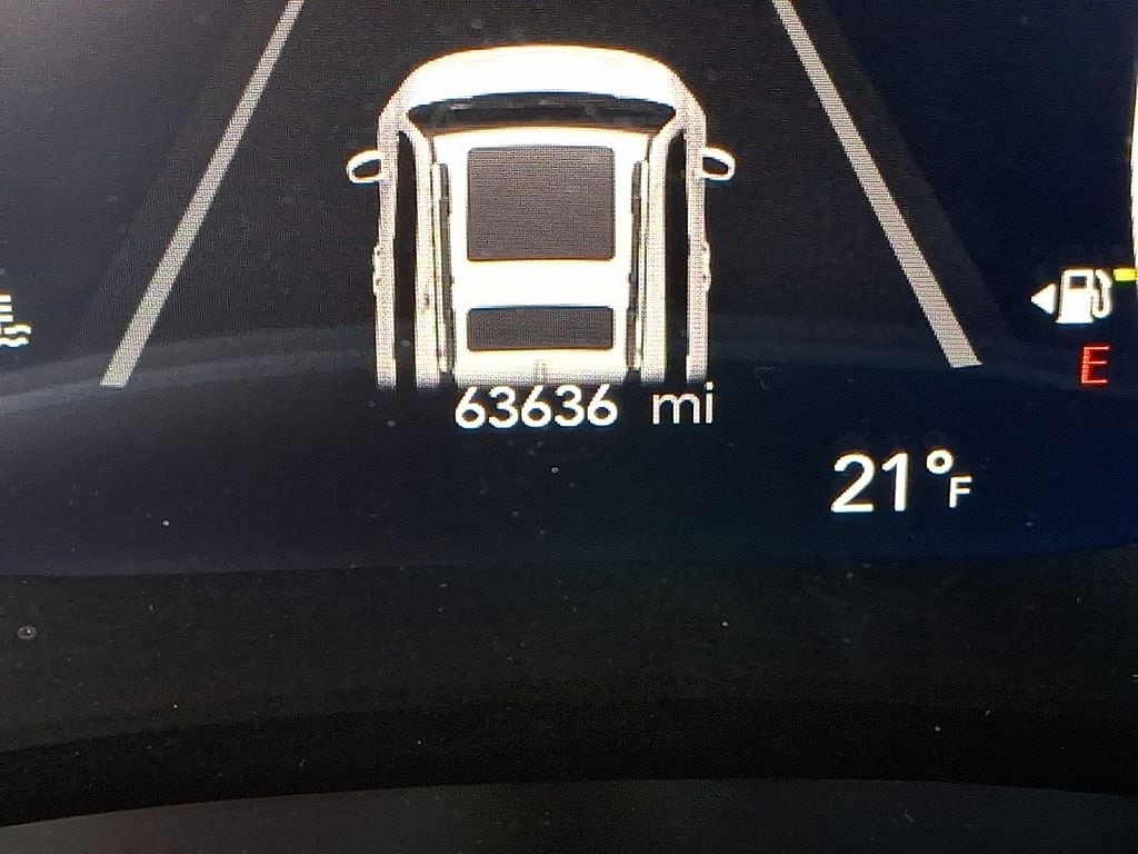 Thumbnail: 2023 Chrysler Pacifica - 17