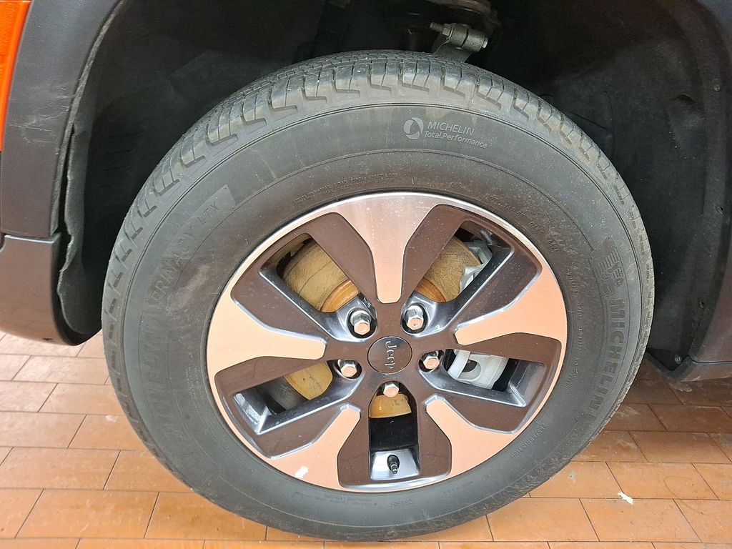 Thumbnail: 2024 Jeep Grand Cherokee - 6