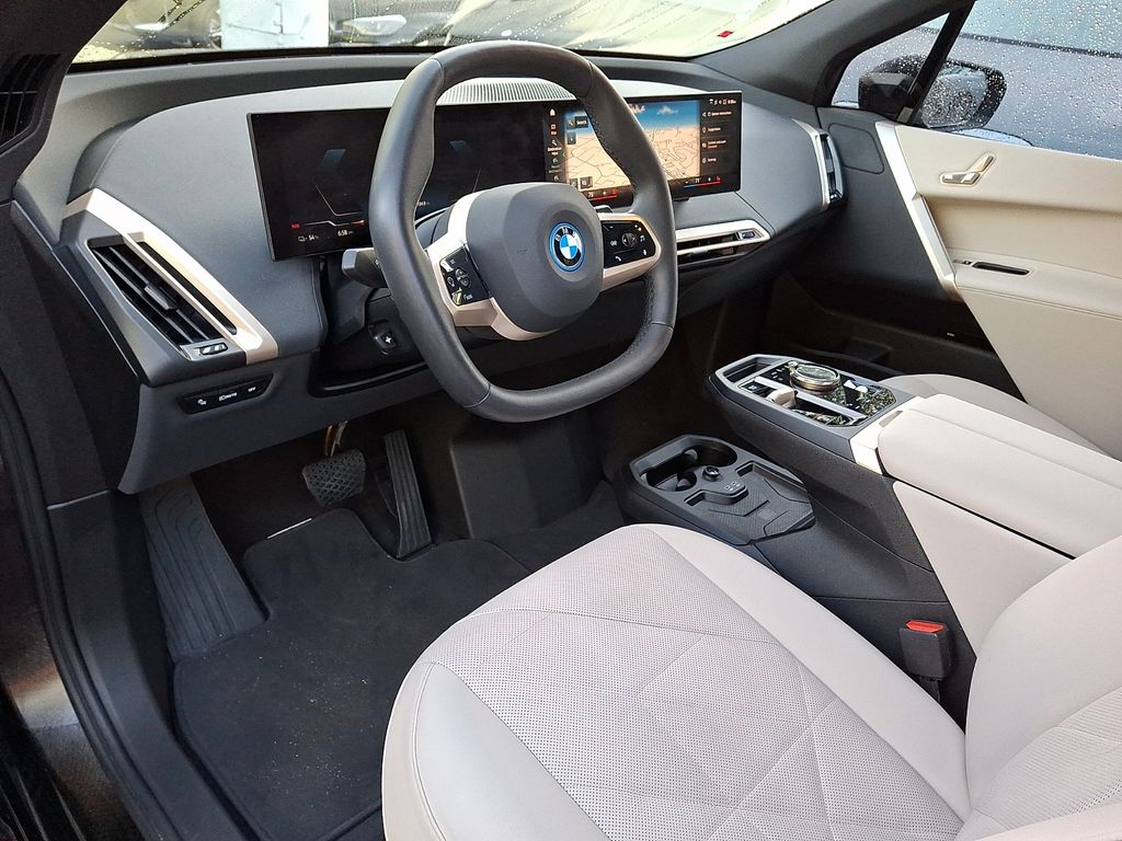 Thumbnail: 2023 BMW iX - 9