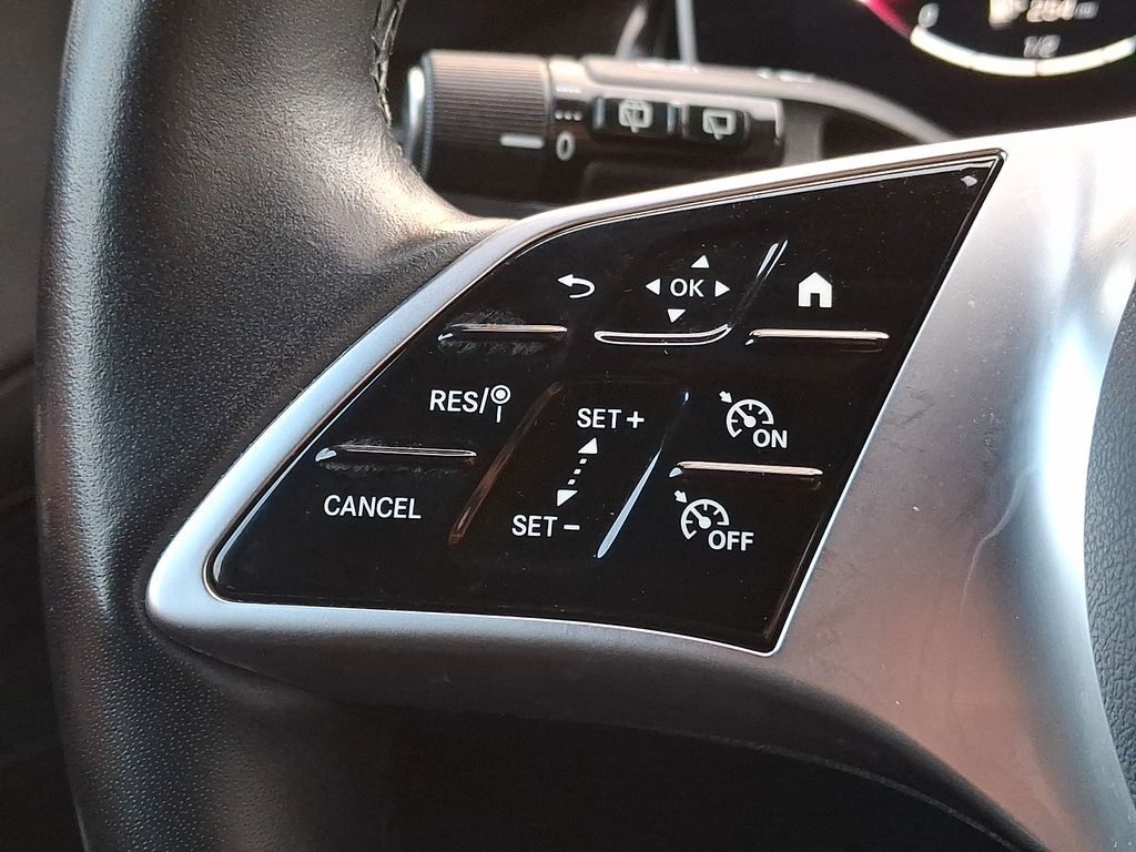 Thumbnail: 2023 Mercedes-Benz GLC - 16