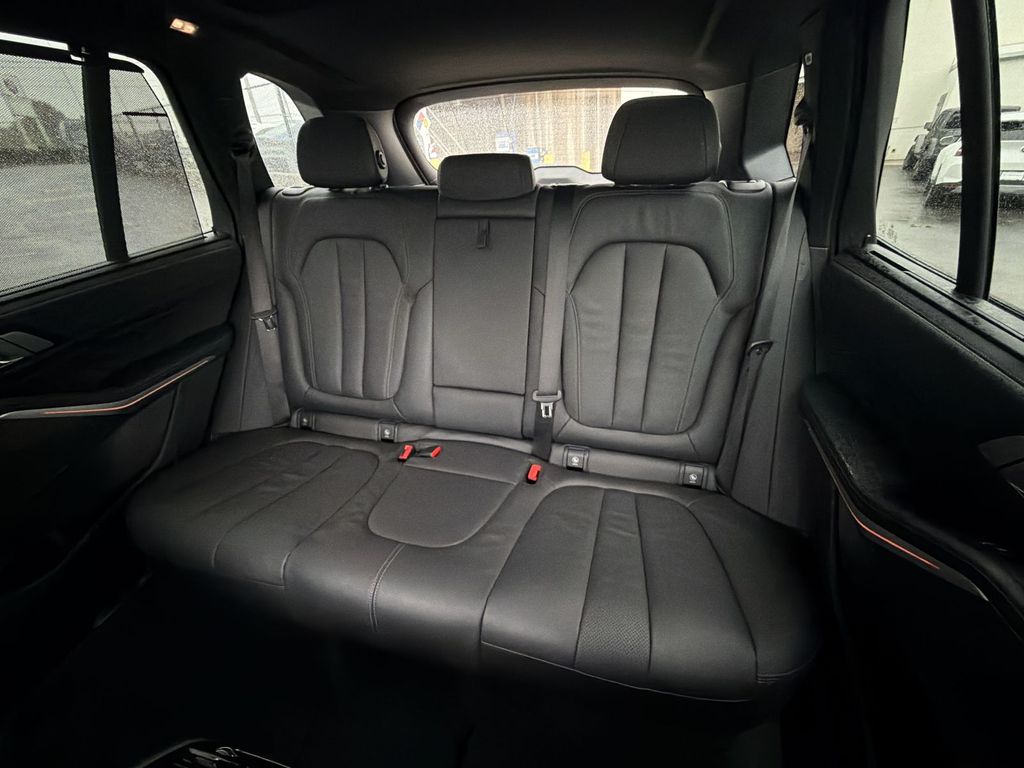 Thumbnail: 2022 BMW X5 - 21