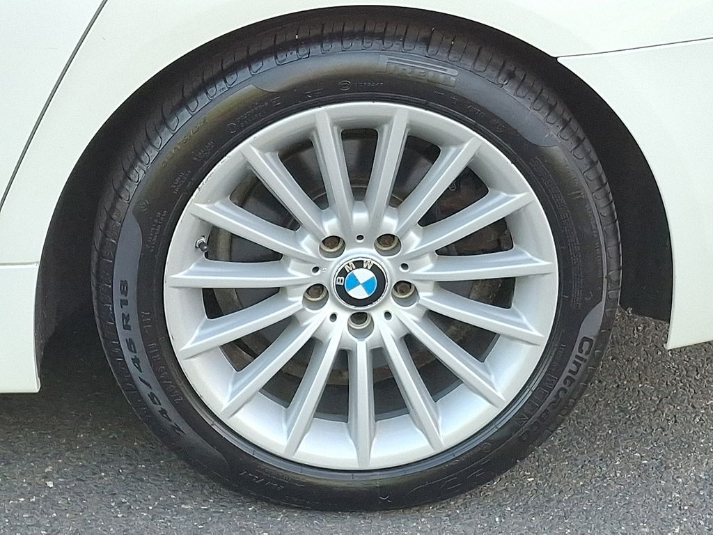 Thumbnail: 2012 BMW 5 Series - 6