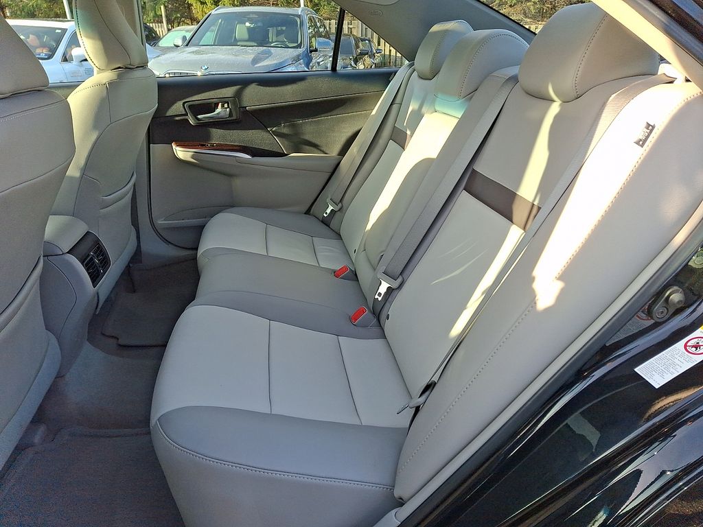 Thumbnail: 2014 Toyota Camry - 8