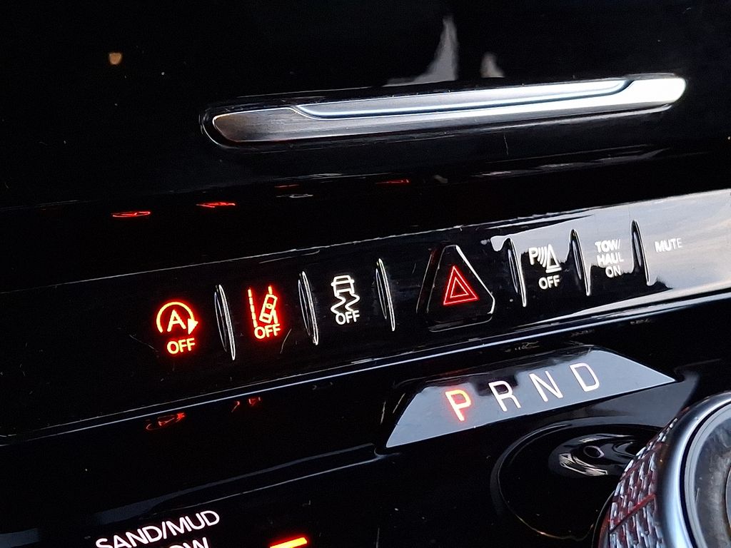 Thumbnail: 2024 Jeep Wagoneer - 20