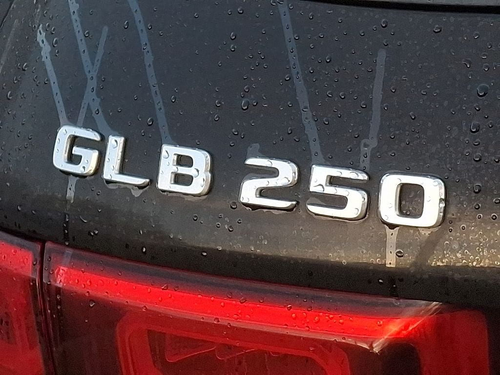 Thumbnail: 2023 Mercedes-Benz GLB - 29