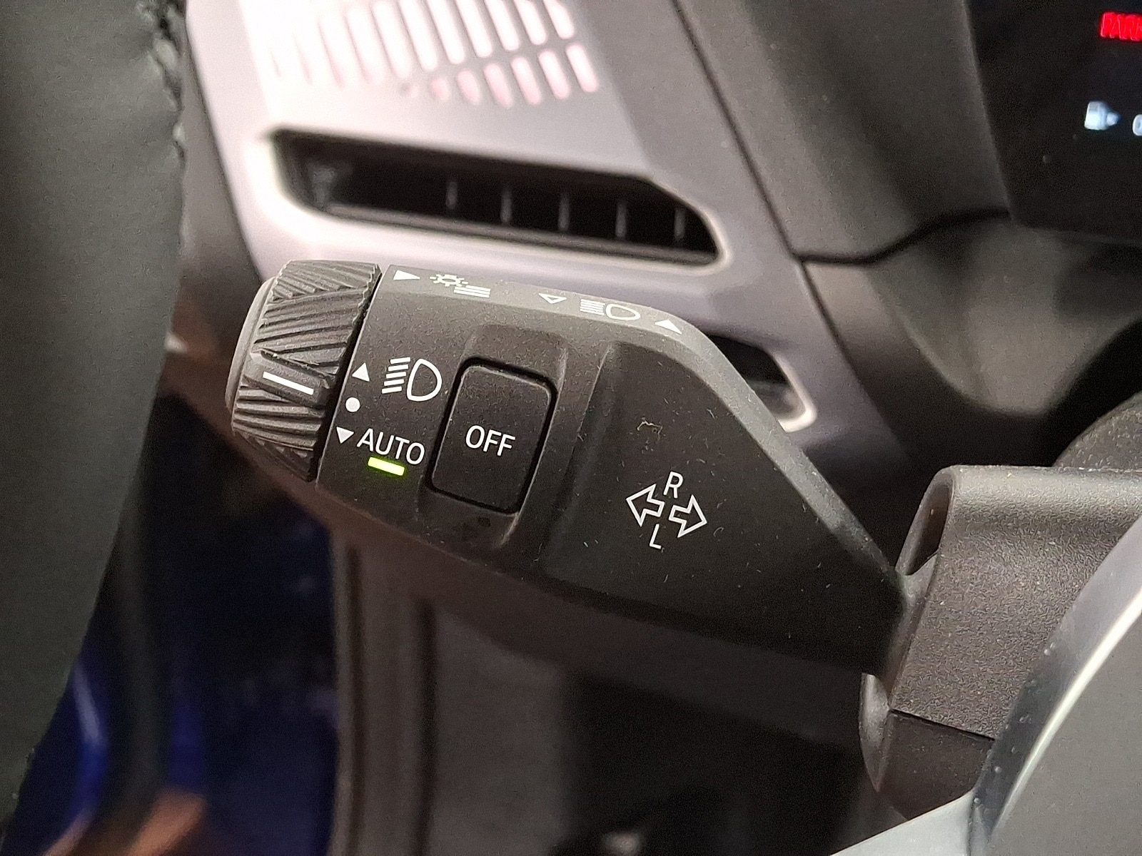 Thumbnail: 2025 BMW 2 Series - 18