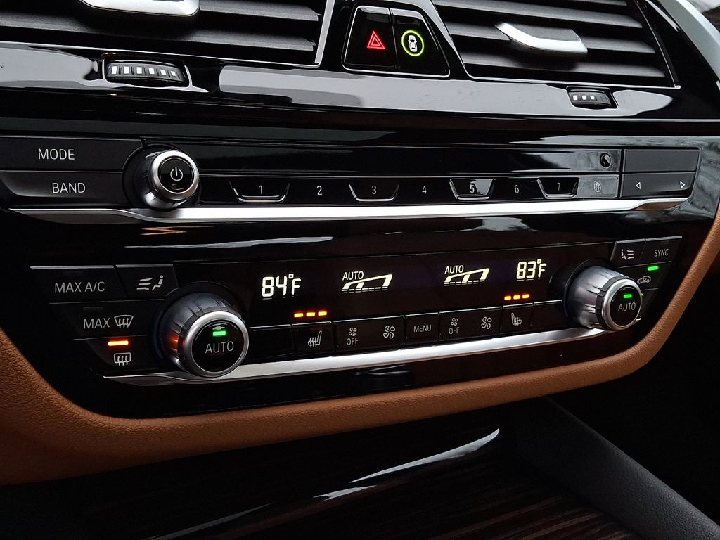 Thumbnail: 2023 BMW 5 Series - 13