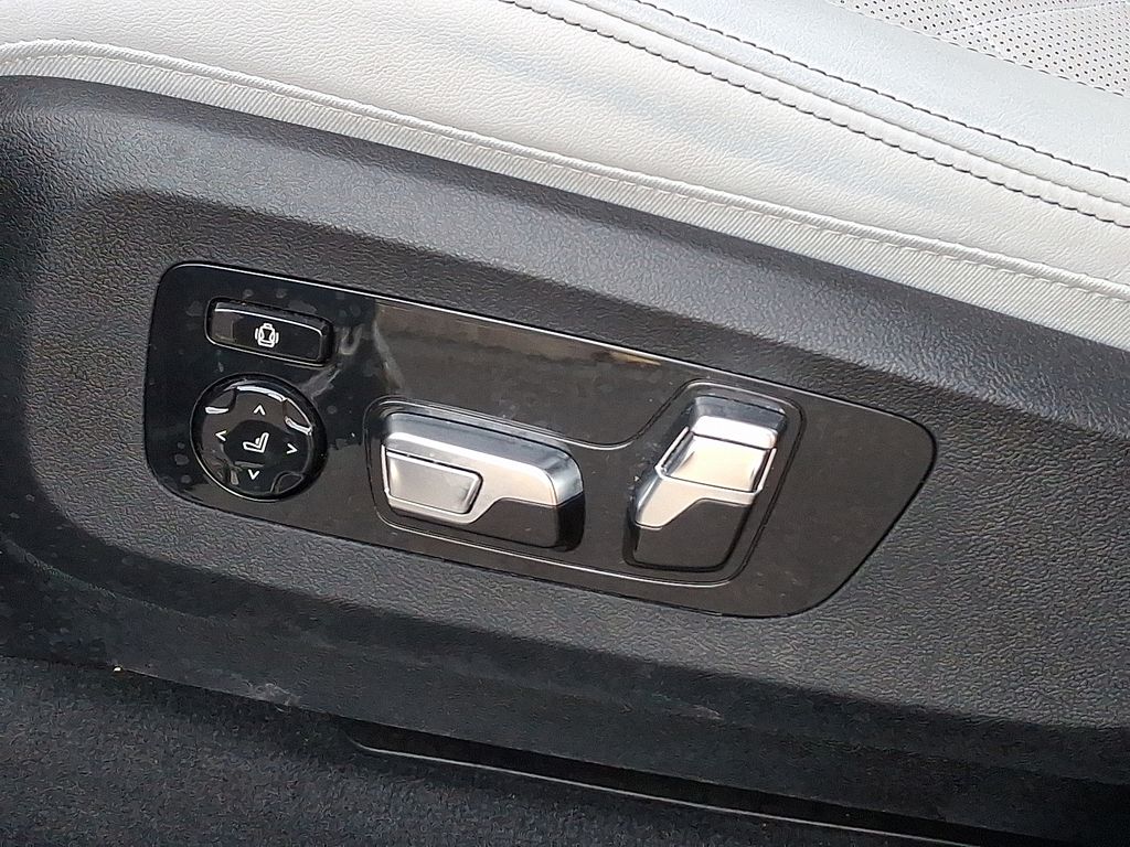 Thumbnail: 2025 BMW X5 - 9