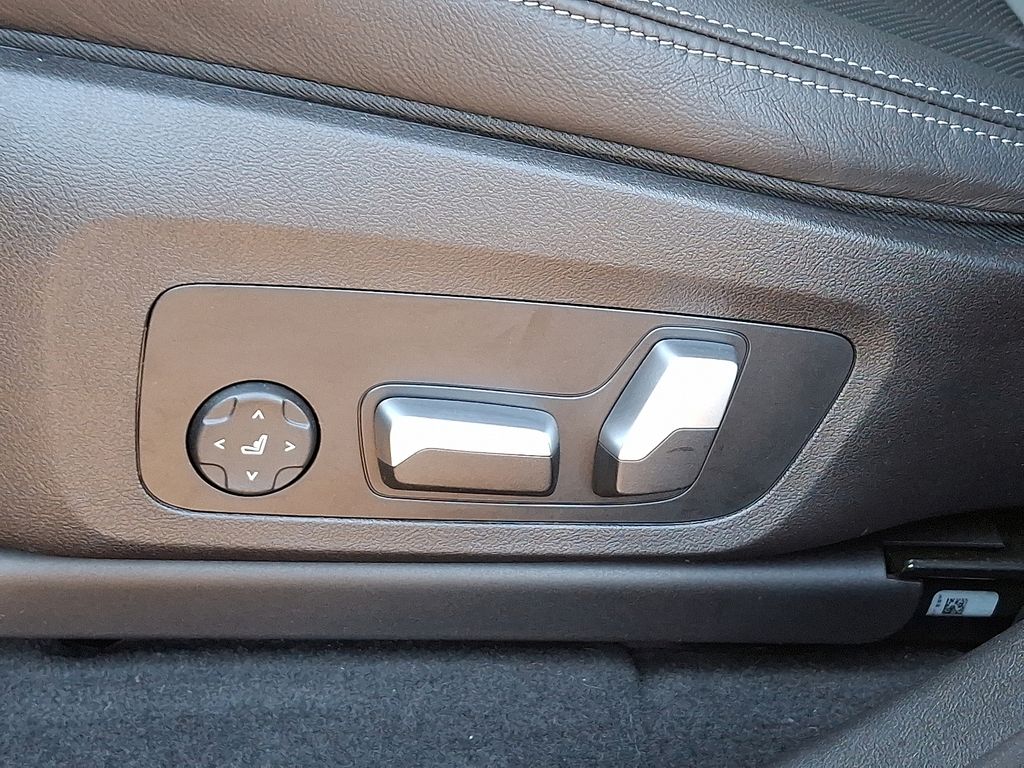 Thumbnail: 2023 BMW X4 - 7