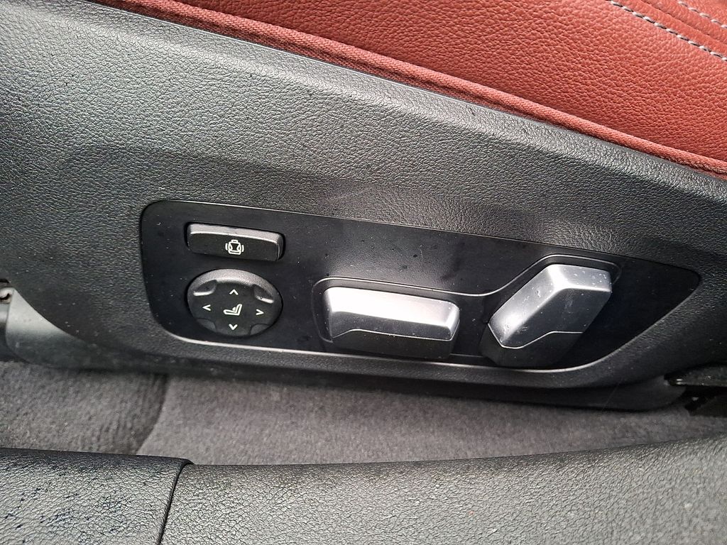 Thumbnail: 2023 BMW i4 - 12