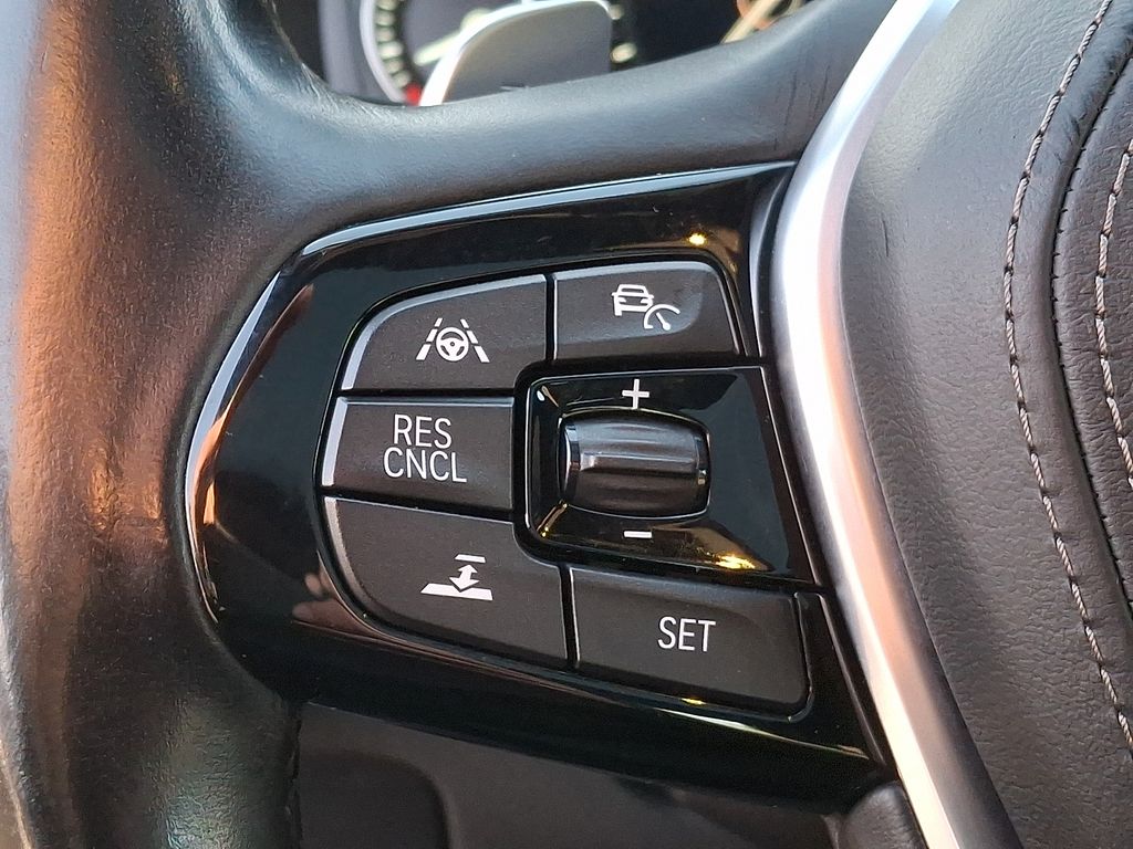 Thumbnail: 2019 BMW 5 Series - 17