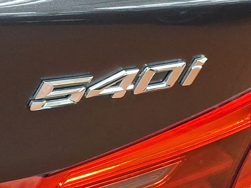 Thumbnail: 2019 BMW 5 Series - 27