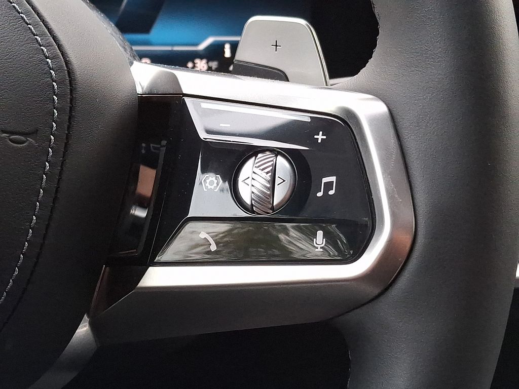 Thumbnail: 2023 BMW 7 Series - 17