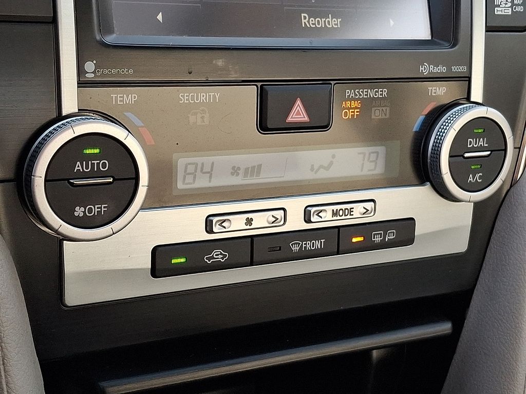 Thumbnail: 2014 Toyota Camry - 14