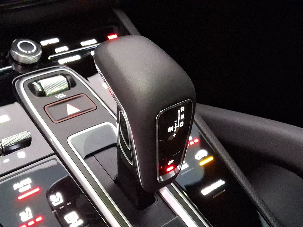 Thumbnail: 2023 Porsche Cayenne - 11