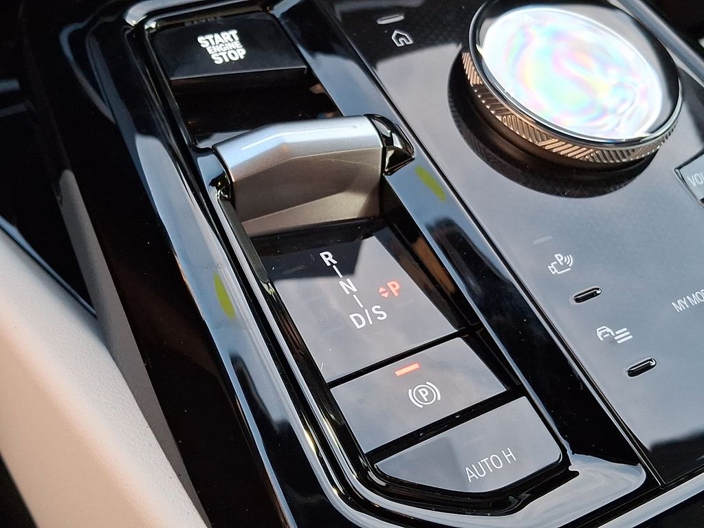 Thumbnail: 2026 BMW 5 Series - 6
