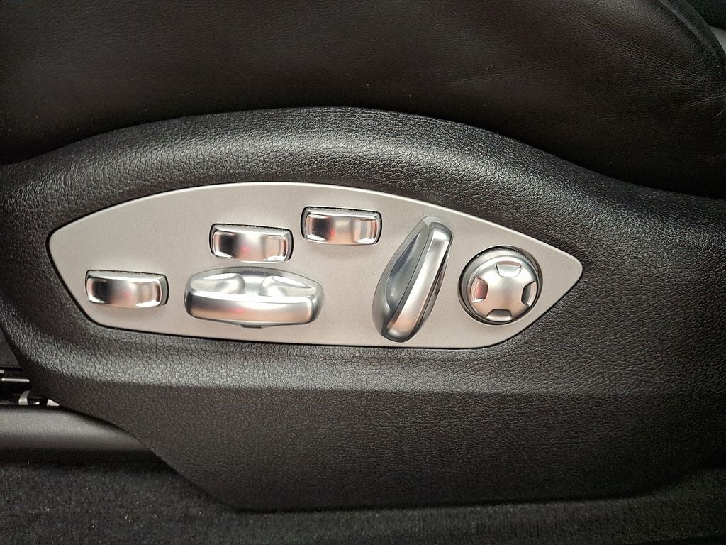 Thumbnail: 2021 Porsche Macan - 8