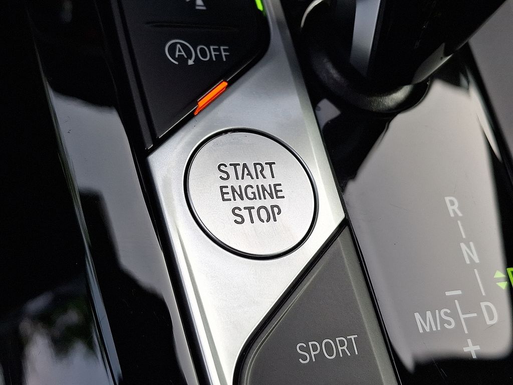 2025 BMW X4 xDrive30i 21