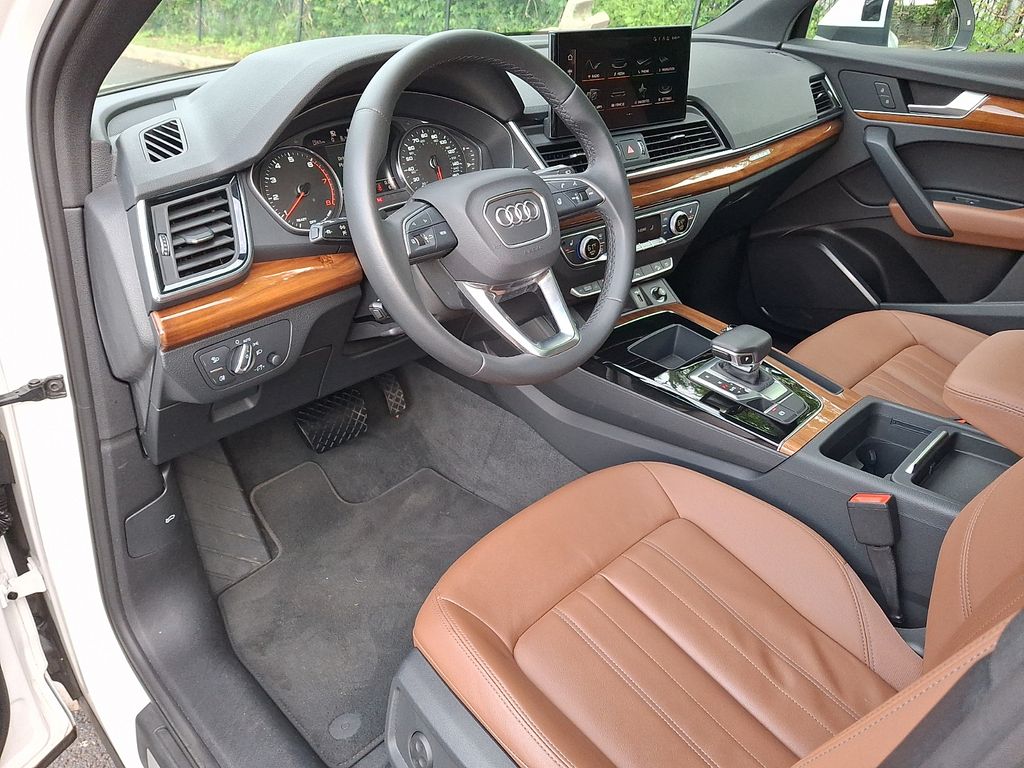 Thumbnail: 2022 Audi Q5 - 10