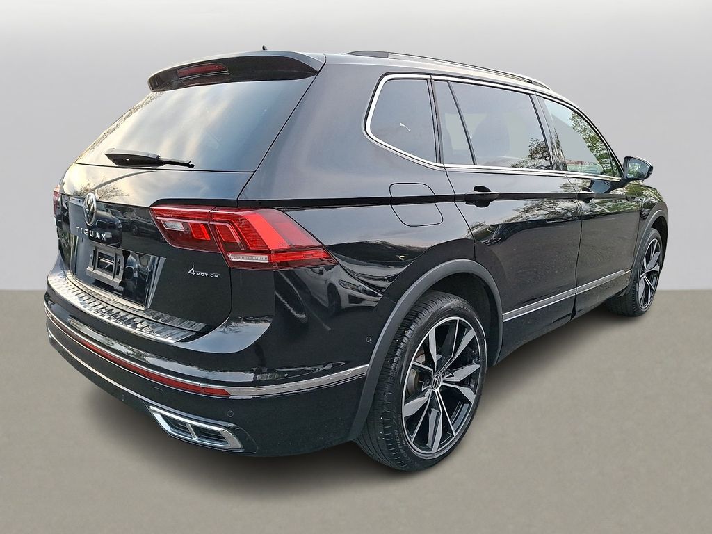 Thumbnail: 2022 Volkswagen Tiguan - 3