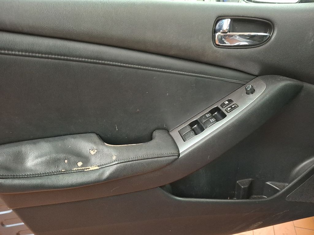 Thumbnail: 2010 Nissan Altima - 11