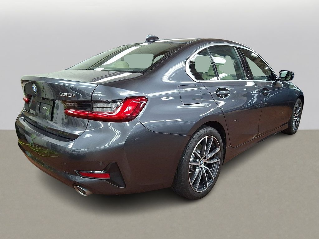 Thumbnail: 2021 BMW 3 Series - 3