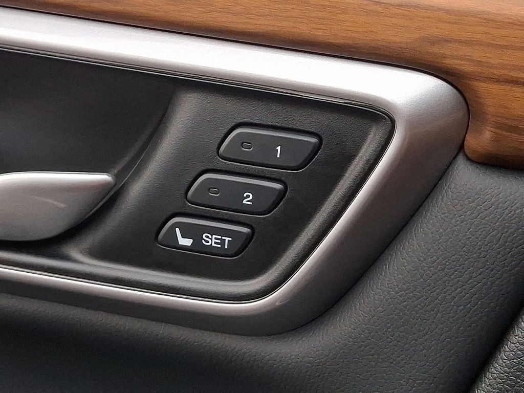 Thumbnail: 2019 Honda CR-V - 24