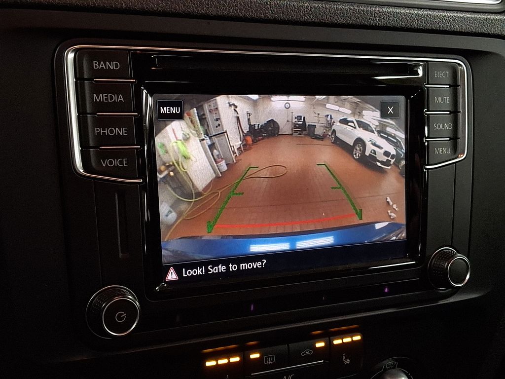 Thumbnail: 2017 Volkswagen Jetta - 16