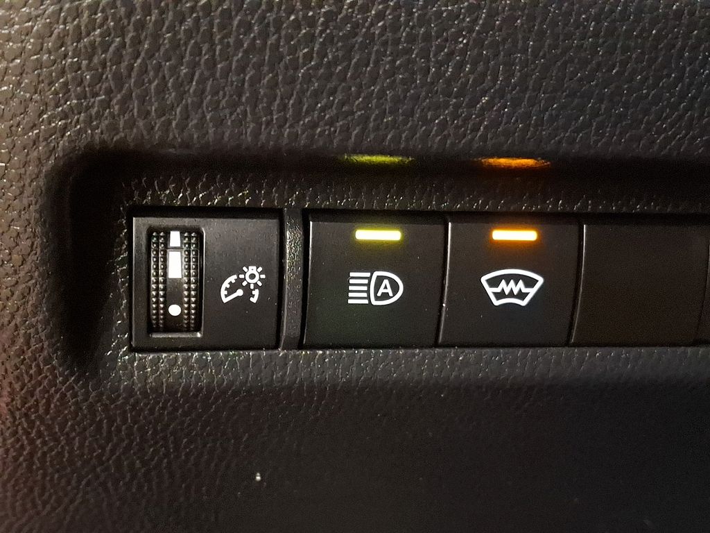 Thumbnail: 2023 Toyota RAV4 - 24