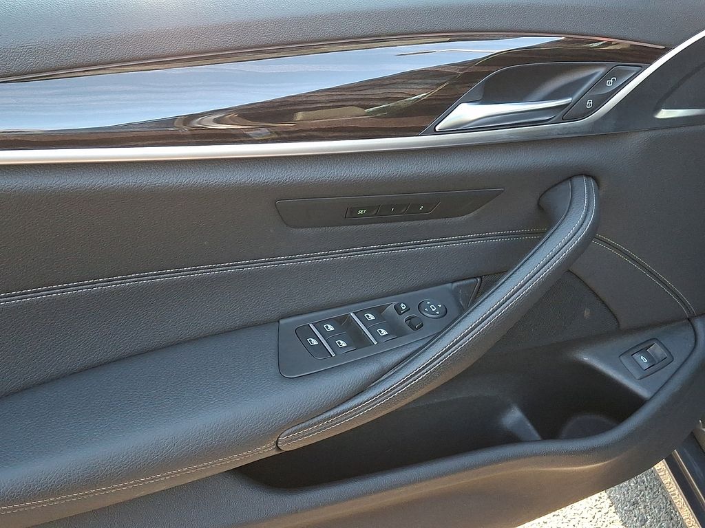 Thumbnail: 2019 BMW 5 Series - 8