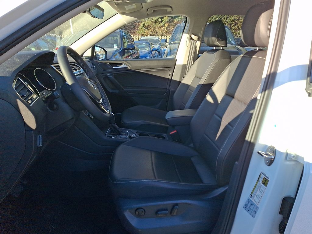 Thumbnail: 2021 Volkswagen Tiguan - 9