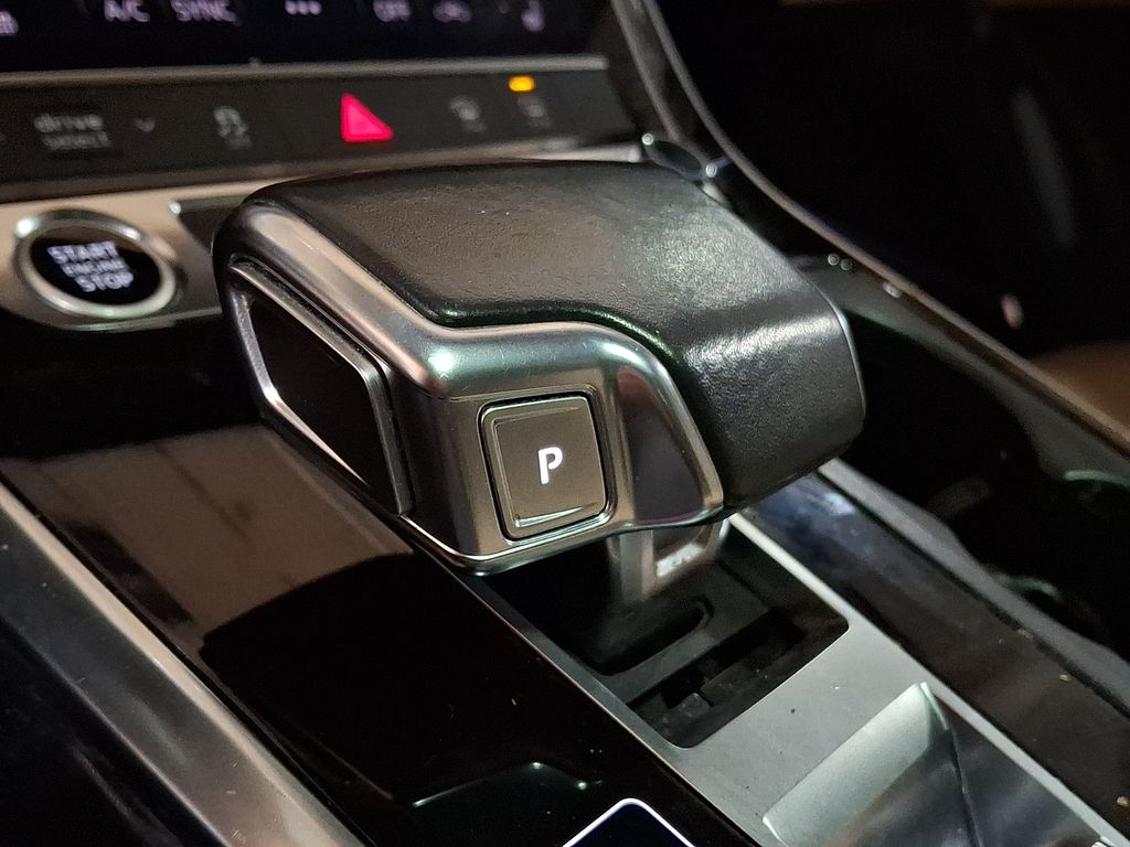 Thumbnail: 2021 Audi Q7 - 12